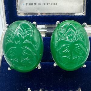 Shakira Caine vintage silver tone emerald green lucite cabochon clip on earrings